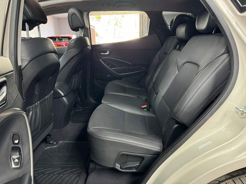Hyundai Santa Fe 2.2 CRDi Blue Drive Premium SE Auto 4WD Euro 6 (s/s) 5dr (7 Seat) 5dr Automatic 2025