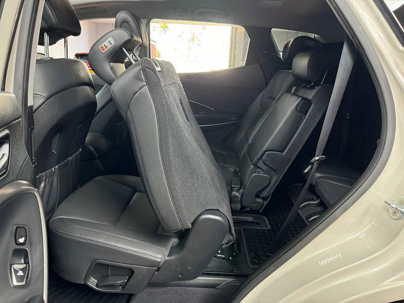 Hyundai Santa Fe 2.2 CRDi Blue Drive Premium SE Auto 4WD Euro 6 (s/s) 5dr (7 Seat) 5dr Automatic 2025