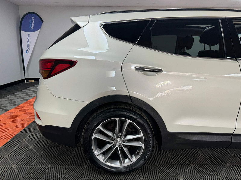 Hyundai Santa Fe 2.2 CRDi Blue Drive Premium SE Auto 4WD Euro 6 (s/s) 5dr (7 Seat) 5dr Automatic 2025