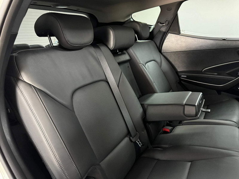 Hyundai Santa Fe 2.2 CRDi Blue Drive Premium SE Auto 4WD Euro 6 (s/s) 5dr (7 Seat) 5dr Automatic 2025