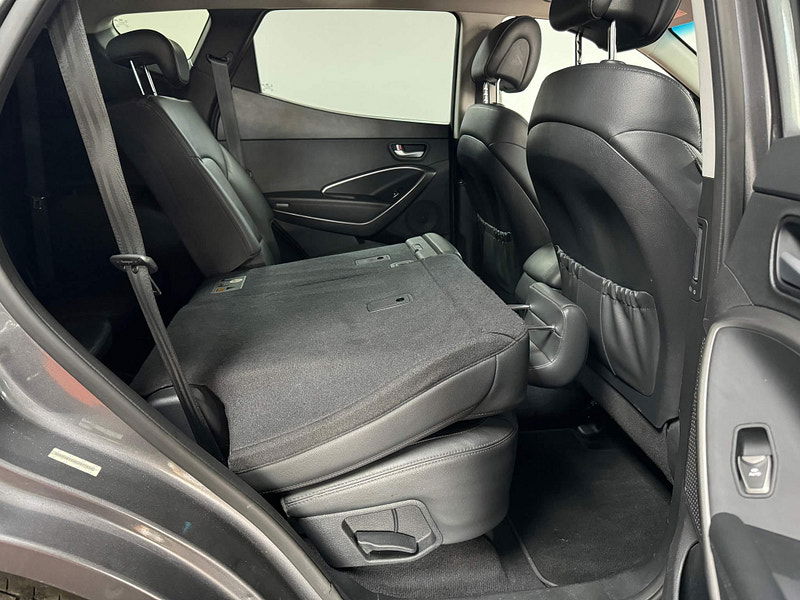 Hyundai Santa Fe 2.2 CRDi Premium 4WD Euro 5 5dr (7 seat) 5dr Manual 2025