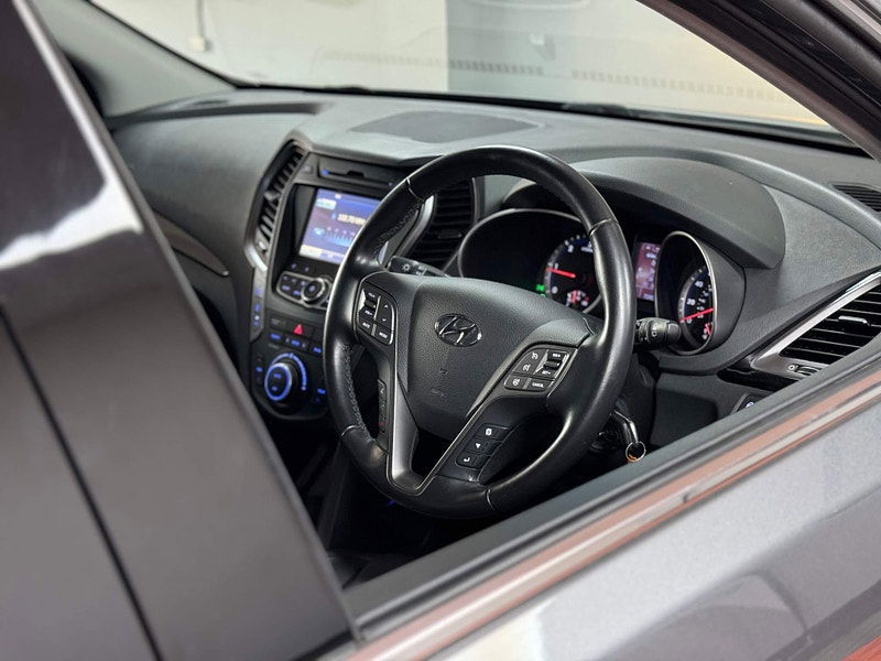 Hyundai Santa Fe 2.2 CRDi Premium 4WD Euro 5 5dr (7 seat) 5dr Manual 2025