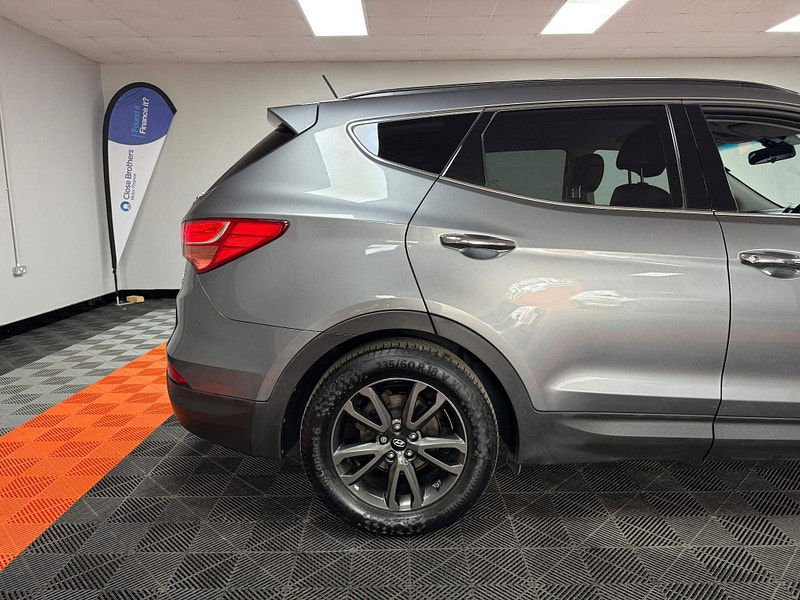 Hyundai Santa Fe 2.2 CRDi Premium 4WD Euro 5 5dr (7 seat) 5dr Manual 2025