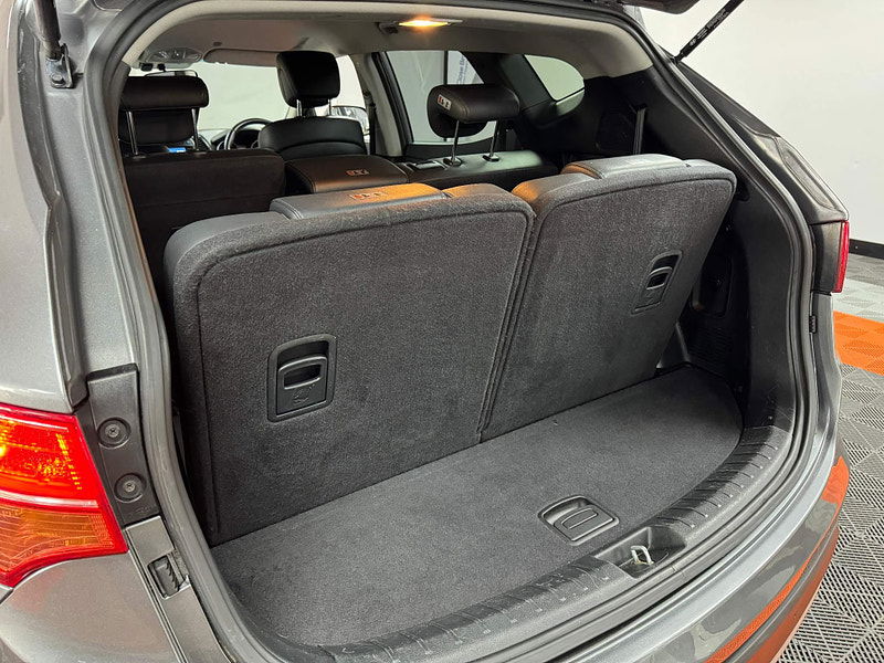 Hyundai Santa Fe 2.2 CRDi Premium 4WD Euro 5 5dr (7 seat) 5dr Manual 2025