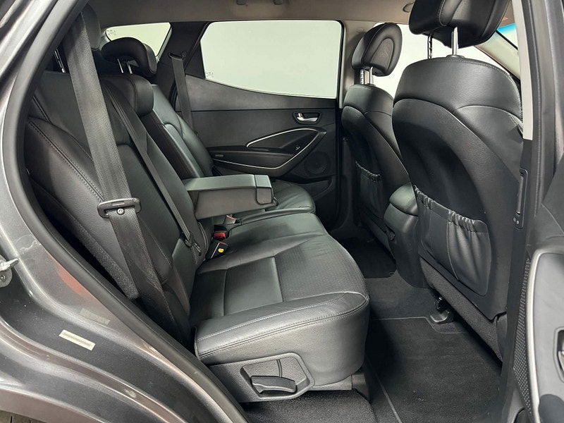 Hyundai Santa Fe 2.2 CRDi Premium 4WD Euro 5 5dr (7 seat) 5dr Manual 2025