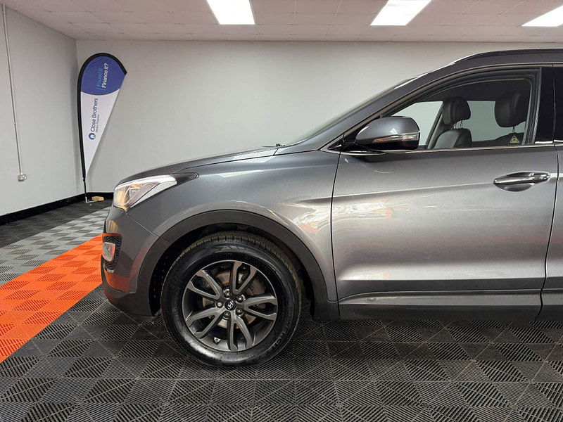 Hyundai Santa Fe 2.2 CRDi Premium 4WD Euro 5 5dr (7 seat) 5dr Manual 2025