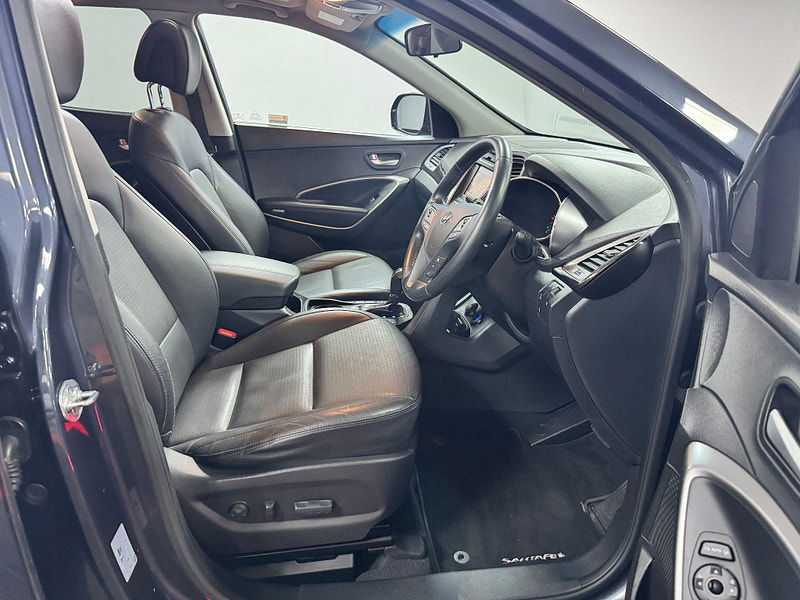 Hyundai Santa Fe 2.2 CRDi Premium SE Auto 4WD Euro 5 5dr (7 seat) 5dr Automatic 2025
