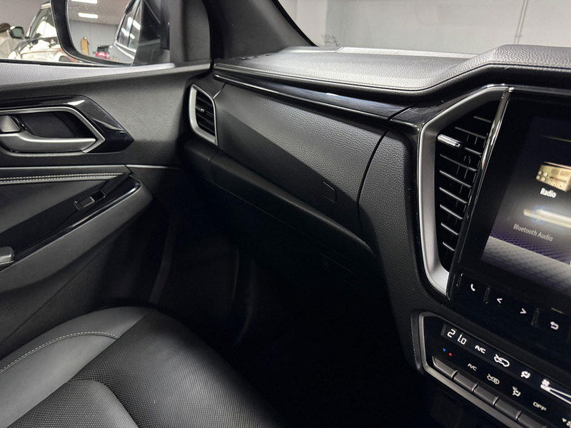 Isuzu D-Max 1.9 TD V-Cross Pickup Double Cab 4dr Diesel Manual 4WD Euro 6 (s/s) (164 ps) 4dr Manual 2025