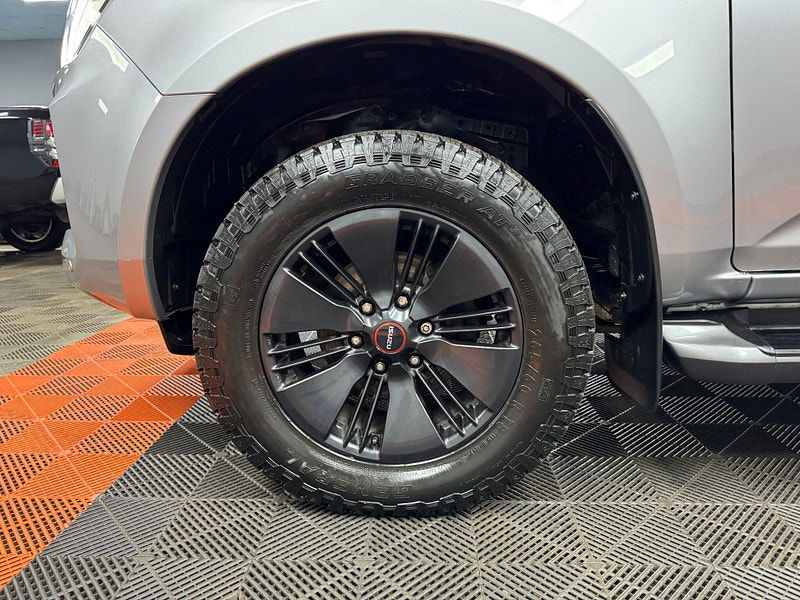 Isuzu D-Max 1.9 TD V-Cross Pickup Double Cab 4dr Diesel Manual 4WD Euro 6 (s/s) (164 ps) 4dr Manual 2025