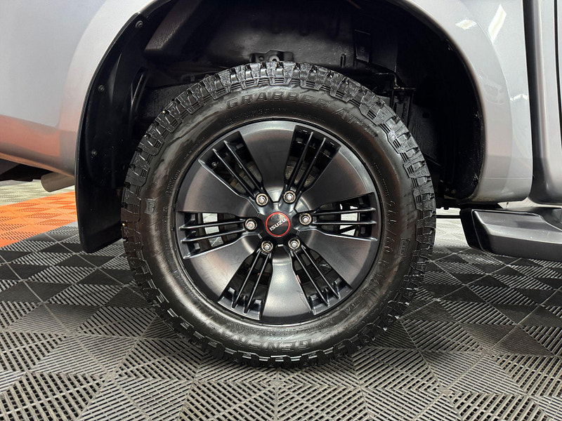 Isuzu D-Max 1.9 TD V-Cross Pickup Double Cab 4dr Diesel Manual 4WD Euro 6 (s/s) (164 ps) 4dr Manual 2025