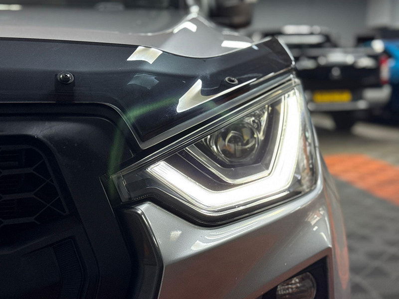 Isuzu D-Max 1.9 TD V-Cross Pickup Double Cab 4dr Diesel Manual 4WD Euro 6 (s/s) (164 ps) 4dr Manual 2025