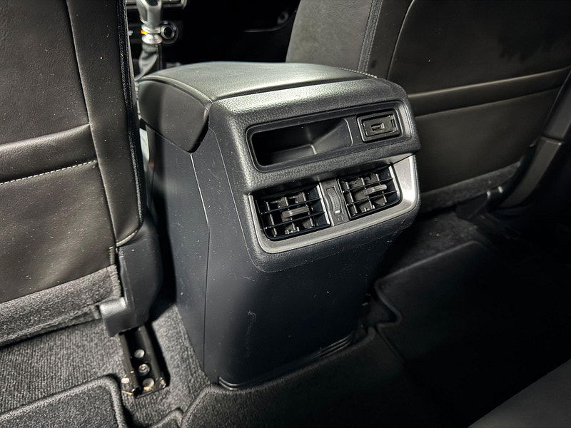 Isuzu D-Max 1.9 TD V-Cross Pickup Double Cab 4dr Diesel Manual 4WD Euro 6 (s/s) (164 ps) 4dr Manual 2025