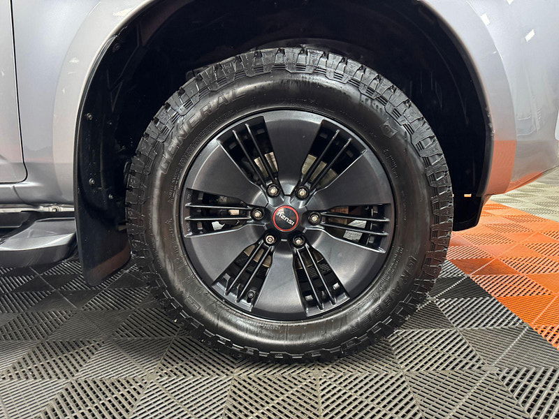 Isuzu D-Max 1.9 TD V-Cross Pickup Double Cab 4dr Diesel Manual 4WD Euro 6 (s/s) (164 ps) 4dr Manual 2025