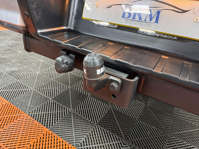 Isuzu D-Max 1.9 TD V-Cross Pickup Double Cab 4dr Diesel Manual 4WD Euro 6 (s/s) (164 ps) 4dr Manual 2025