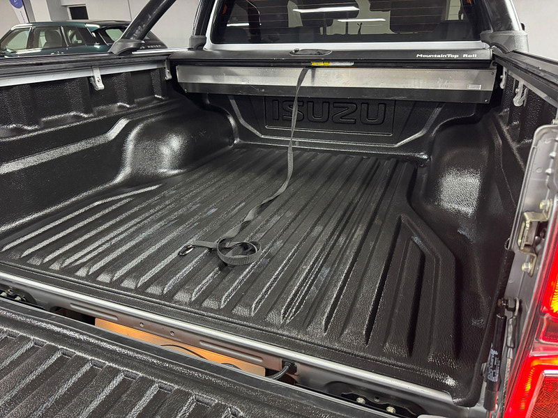 Isuzu D-Max 1.9 TD V-Cross Pickup Double Cab 4dr Diesel Manual 4WD Euro 6 (s/s) (164 ps) 4dr Manual 2025