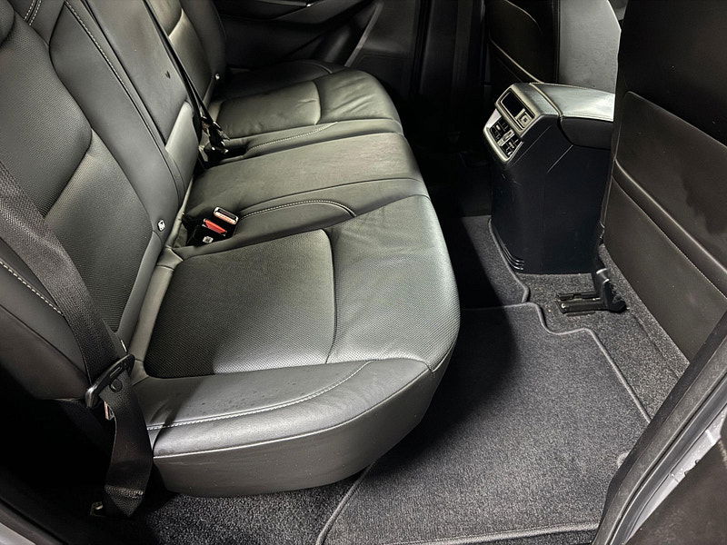 Isuzu D-Max 1.9 TD V-Cross Pickup Double Cab 4dr Diesel Manual 4WD Euro 6 (s/s) (164 ps) 4dr Manual 2025