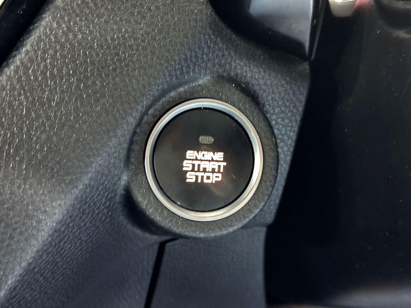 Isuzu D-Max 1.9 TD V-Cross Pickup Double Cab 4dr Diesel Manual 4WD Euro 6 (s/s) (164 ps) 4dr Manual 2025