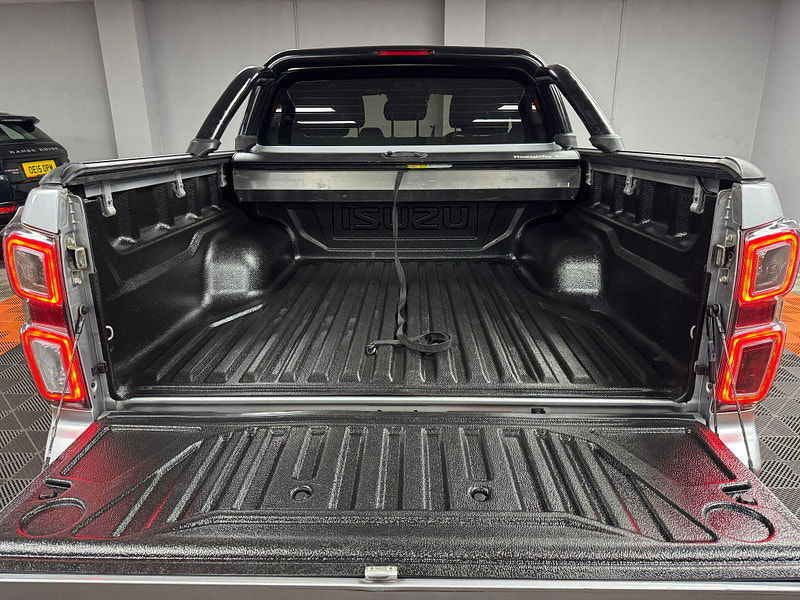 Isuzu D-Max 1.9 TD V-Cross Pickup Double Cab 4dr Diesel Manual 4WD Euro 6 (s/s) (164 ps) 4dr Manual 2025