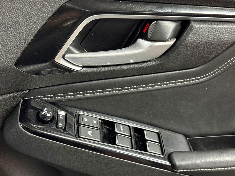 Isuzu D-Max 1.9 TD V-Cross Pickup Double Cab 4dr Diesel Manual 4WD Euro 6 (s/s) (164 ps) 4dr Manual 2025