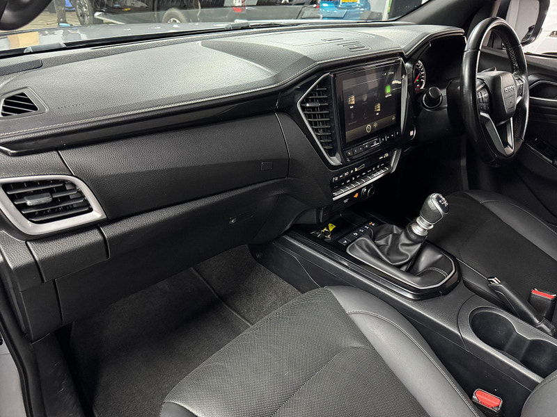 Isuzu D-Max 1.9 TD V-Cross Pickup Double Cab 4dr Diesel Manual 4WD Euro 6 (s/s) (164 ps) 4dr Manual 2025