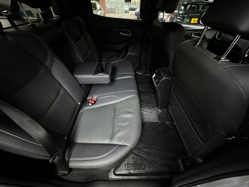 Isuzu D-Max 1.9 TD V-Cross Pickup Double Cab 4dr Diesel Manual 4WD Euro 6 (s/s) (164 ps) 4dr Manual 2025