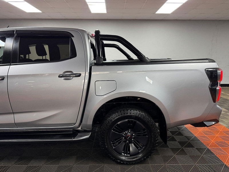 Isuzu D-Max 1.9 TD V-Cross Pickup Double Cab 4dr Diesel Manual 4WD Euro 6 (s/s) (164 ps) 4dr Manual 2026