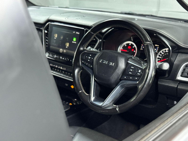 Isuzu D-Max 1.9 TD V-Cross Pickup Double Cab 4dr Diesel Manual 4WD Euro 6 (s/s) (164 ps) 4dr Manual 2026