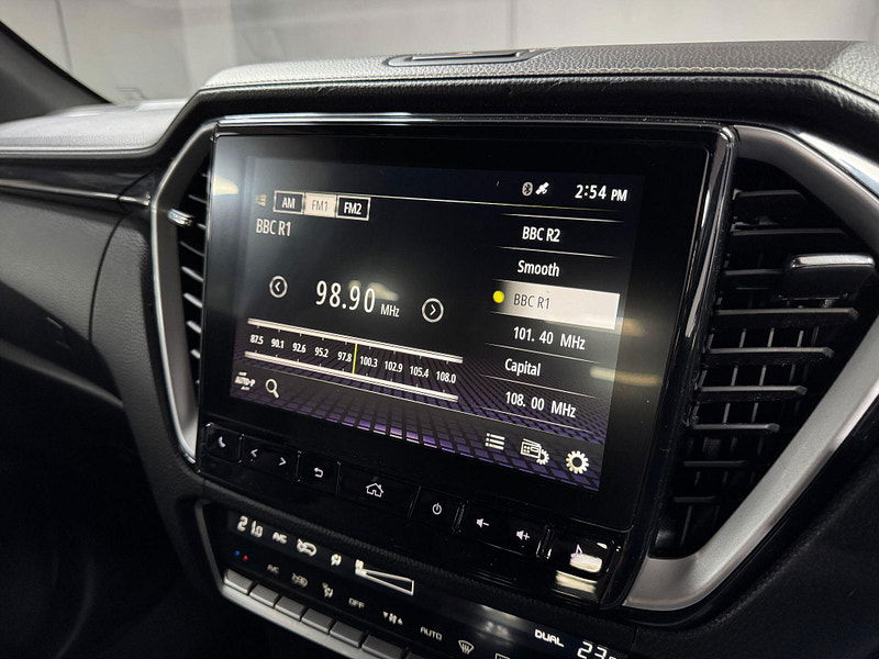 Isuzu D-Max 1.9 TD V-Cross Pickup Double Cab 4dr Diesel Manual 4WD Euro 6 (s/s) (164 ps) 4dr Manual 2026