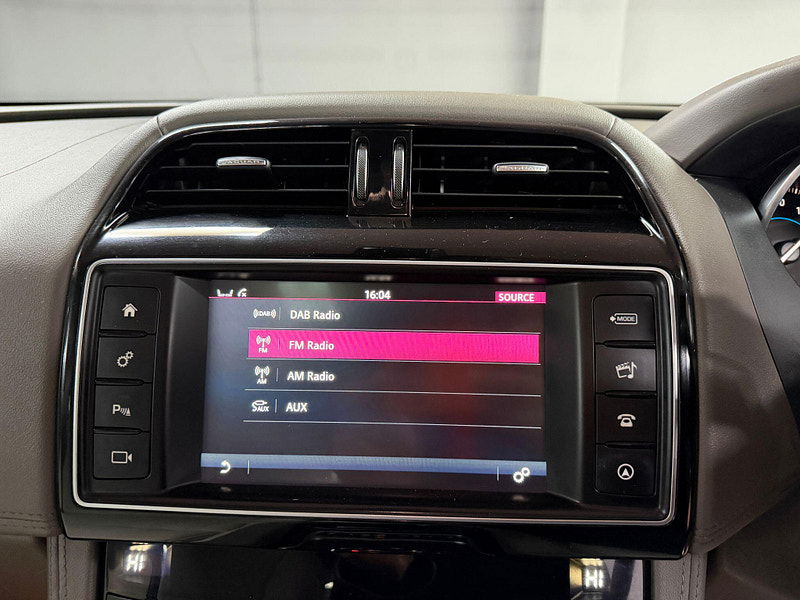 Jaguar F-PACE 3.0 D300 V6 Portfolio Auto AWD Euro 6 (s/s) 5dr 5dr Automatic 2026