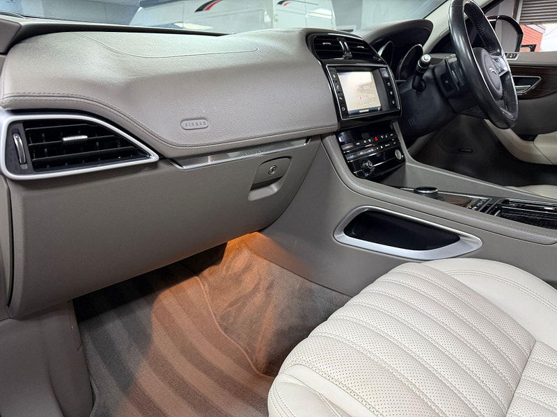 Jaguar F-PACE 3.0 D300 V6 Portfolio Auto AWD Euro 6 (s/s) 5dr 5dr Automatic 2026