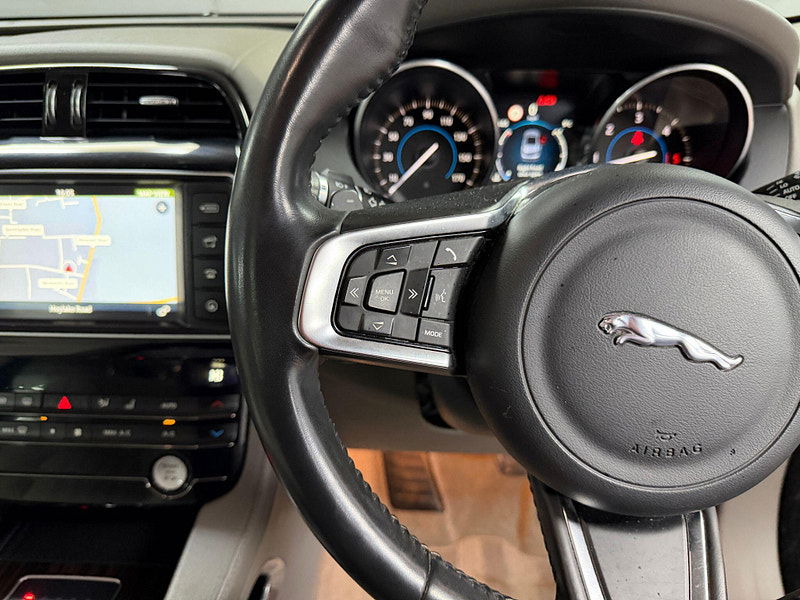 Jaguar F-PACE 3.0 D300 V6 Portfolio Auto AWD Euro 6 (s/s) 5dr 5dr Automatic 2026