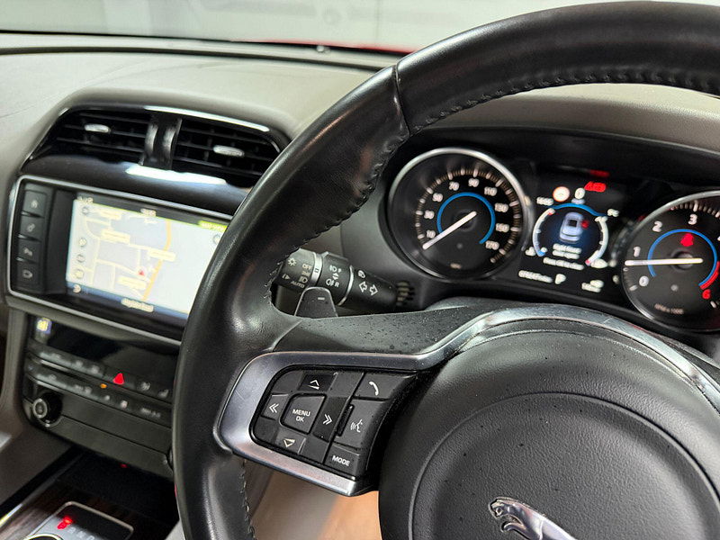 Jaguar F-PACE 3.0 D300 V6 Portfolio Auto AWD Euro 6 (s/s) 5dr 5dr Automatic 2026