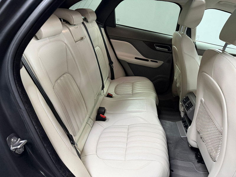 Jaguar F-PACE 3.0 D300 V6 Portfolio Auto AWD Euro 6 (s/s) 5dr 5dr Automatic 2026