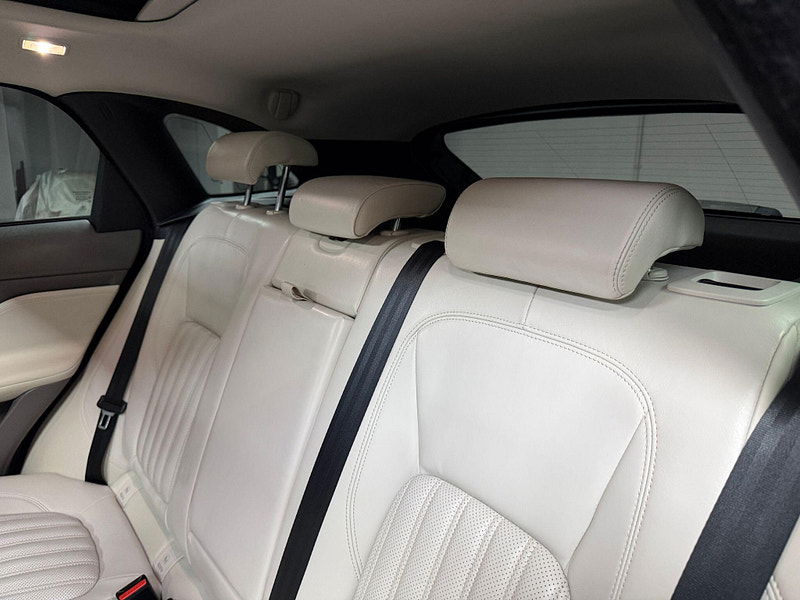 Jaguar F-PACE 3.0 D300 V6 Portfolio Auto AWD Euro 6 (s/s) 5dr 5dr Automatic 2026