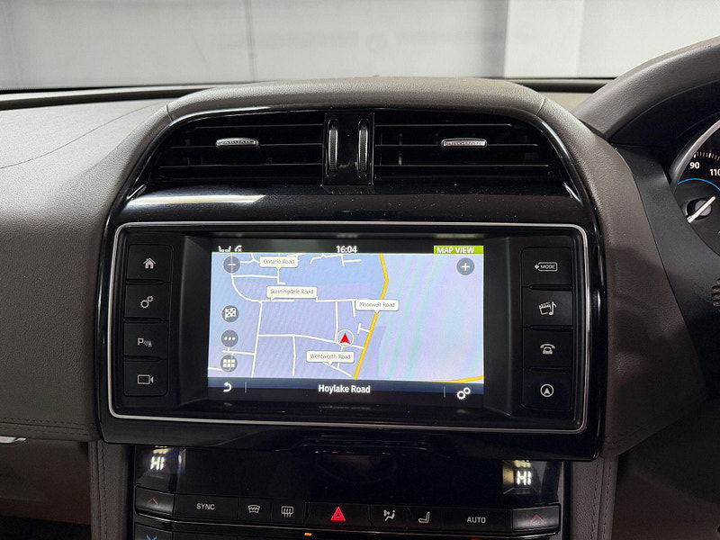 Jaguar F-PACE 3.0 D300 V6 Portfolio Auto AWD Euro 6 (s/s) 5dr 5dr Automatic 2026