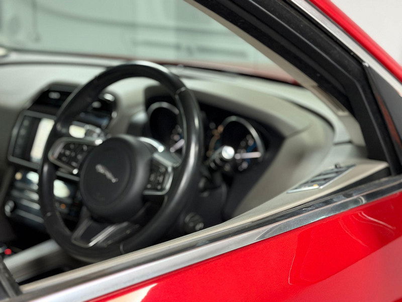 Jaguar F-PACE 3.0 D300 V6 Portfolio Auto AWD Euro 6 (s/s) 5dr 5dr Automatic 2026