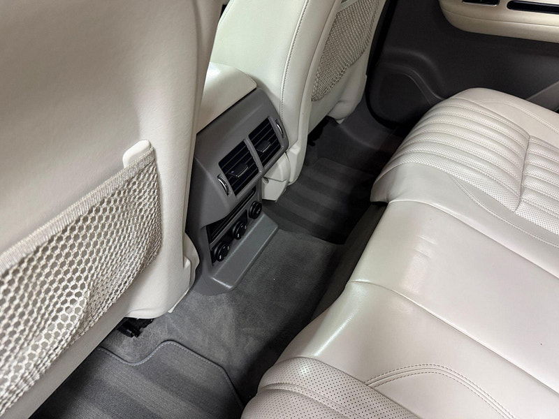 Jaguar F-PACE 3.0 D300 V6 Portfolio Auto AWD Euro 6 (s/s) 5dr 5dr Automatic 2026