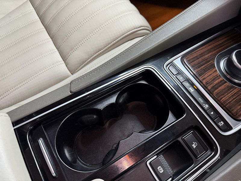 Jaguar F-PACE 3.0 D300 V6 Portfolio Auto AWD Euro 6 (s/s) 5dr 5dr Automatic 2026