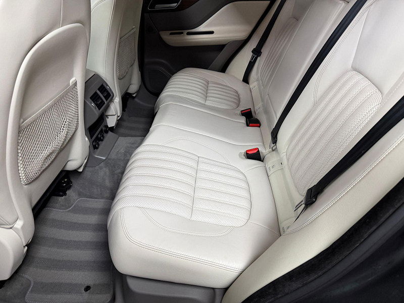 Jaguar F-PACE 3.0 D300 V6 Portfolio Auto AWD Euro 6 (s/s) 5dr 5dr Automatic 2026