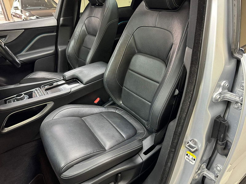 Jaguar F-PACE 3.0 D300 V6 S Auto AWD Euro 6 (s/s) 5dr 5dr Automatic 2025