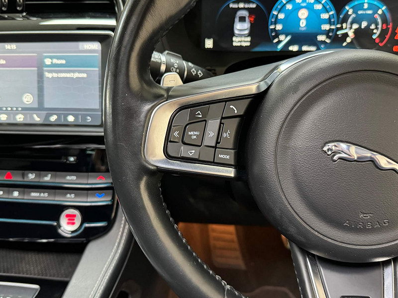 Jaguar F-PACE 3.0 D300 V6 S Auto AWD Euro 6 (s/s) 5dr 5dr Automatic 2025