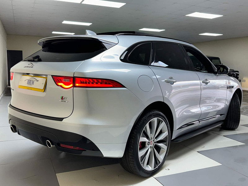 Jaguar F-PACE 3.0 D300 V6 S Auto AWD Euro 6 (s/s) 5dr 5dr Automatic 2025