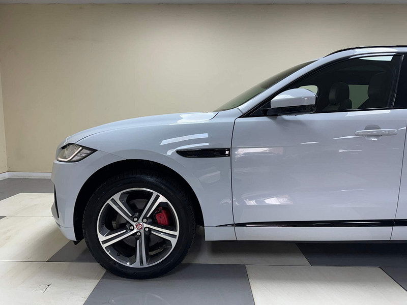 Jaguar F-PACE 3.0 D300 V6 S Auto AWD Euro 6 (s/s) 5dr 5dr Automatic 2024