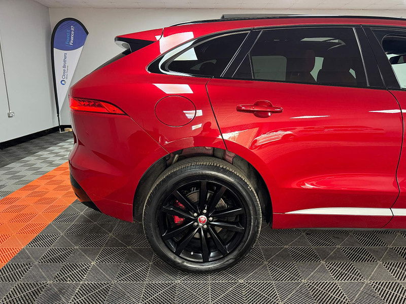 Jaguar F-PACE 3.0 D300 V6 S Auto AWD Euro 6 (s/s) 5dr 5dr Automatic 2024