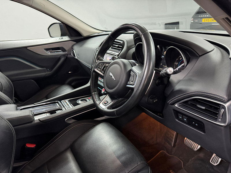 Jaguar F-PACE 3.0 D300 V6 S Auto AWD Euro 6 (s/s) 5dr 5dr Automatic 2025