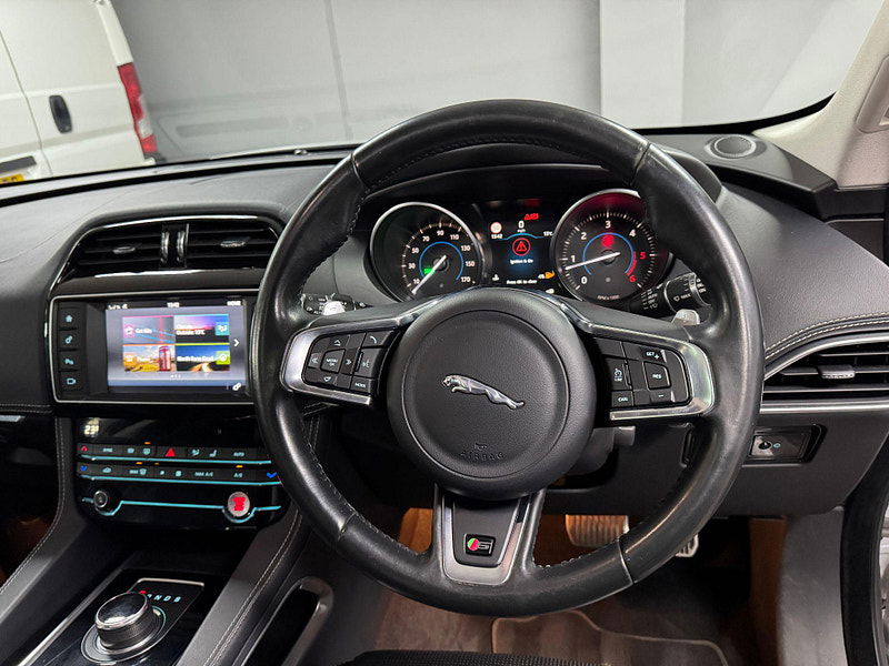 Jaguar F-PACE 3.0 D300 V6 S Auto AWD Euro 6 (s/s) 5dr 5dr Automatic 2025