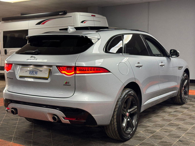 Jaguar F-PACE 3.0 D300 V6 S Auto AWD Euro 6 (s/s) 5dr 5dr Automatic 2025