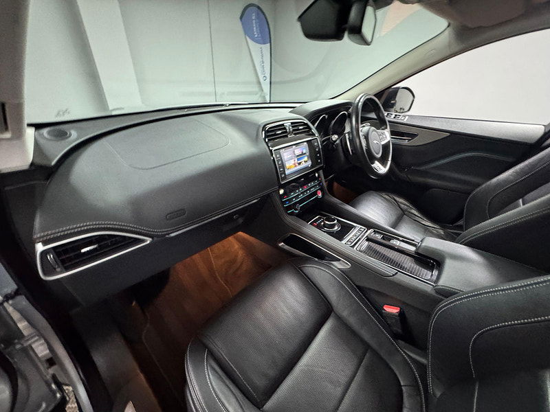 Jaguar F-PACE 3.0 D300 V6 S Auto AWD Euro 6 (s/s) 5dr 5dr Automatic 2025
