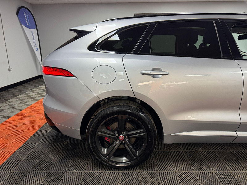 Jaguar F-PACE 3.0 D300 V6 S Auto AWD Euro 6 (s/s) 5dr 5dr Automatic 2025