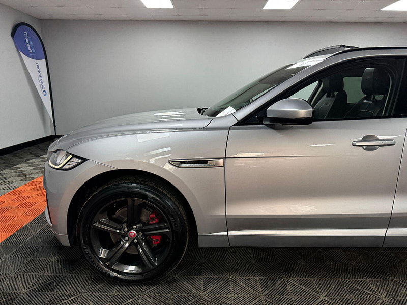 Jaguar F-PACE 3.0 D300 V6 S Auto AWD Euro 6 (s/s) 5dr 5dr Automatic 2025
